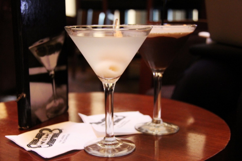 brasserie-CHATEAUNEUF VILLEVIEILLE-min_martini_bar_lychee_chocolate_alcohol_liquor_happy_hour_happy-910161